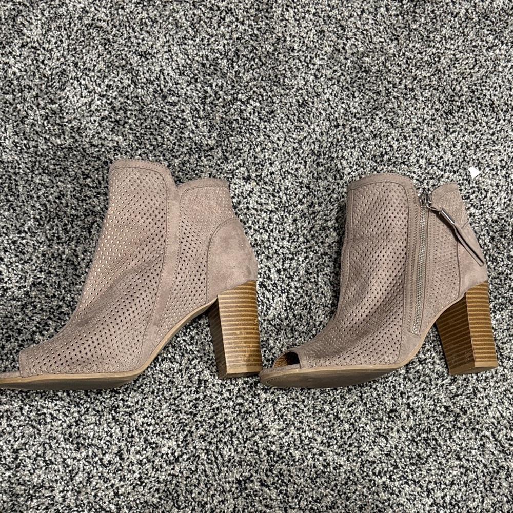 Women's Taupe Peep-Toe Perforated Block Heel Booties